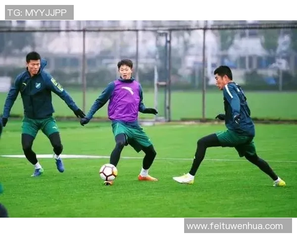 安踏携手世界足球球星共创绿茵传奇激发年轻力量